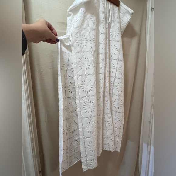 ⚫️ BOGO White Becca white beach pants with side slit size M - Picture 5 of 9